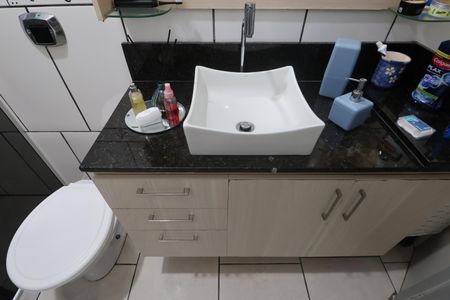 Casa à venda com 172m², 4 quartos e 4 vagasBanheiro 2