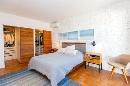 Casa à venda com 3 quartos, 260m² em Santo Amaro, São Paulo