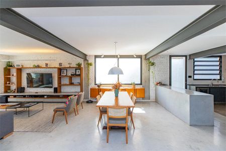 Casa à venda com 3 quartos, 260m² em Santo Amaro, São Paulo