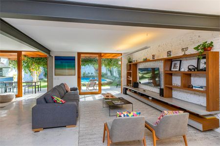 Casa à venda com 3 quartos, 260m² em Santo Amaro, São Paulo