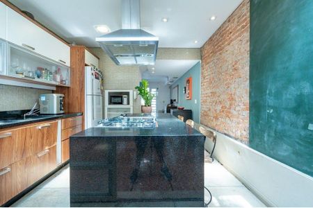 Casa à venda com 2 quartos, 100m² em Campo Belo, São Paulo