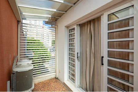Casa à venda com 2 quartos, 100m² em Campo Belo, São Paulo