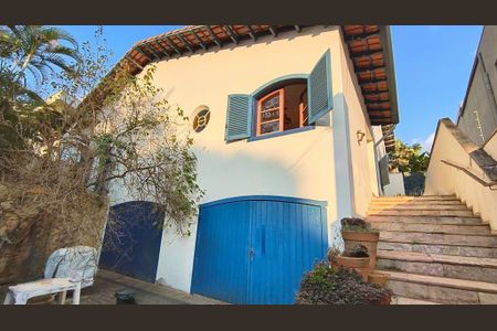Casa à venda com 3 quartos, 368m² em Alto de Pinheiros, São Paulo