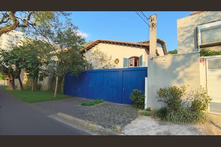 Casa à venda com 3 quartos, 368m² em Alto de Pinheiros, São Paulo
