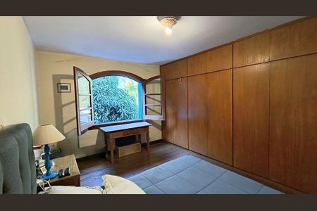 Casa à venda com 3 quartos, 368m² em Alto de Pinheiros, São Paulo