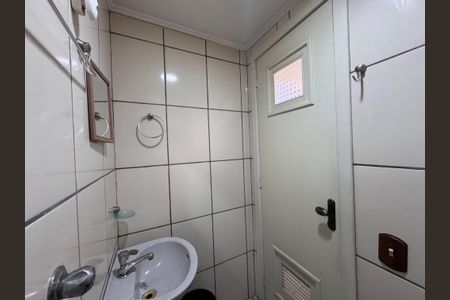 Apartamento à venda com 98m², 2 quartos e sem vaga Apartamento à venda com 98m², 2 quartos e sem vagaBanheiro de Serviço