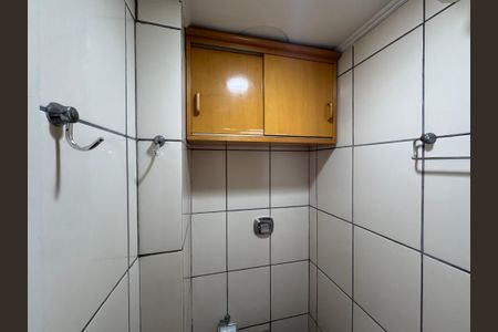 Apartamento à venda com 98m², 2 quartos e sem vaga Apartamento à venda com 98m², 2 quartos e sem vagaBanheiro de Serviço