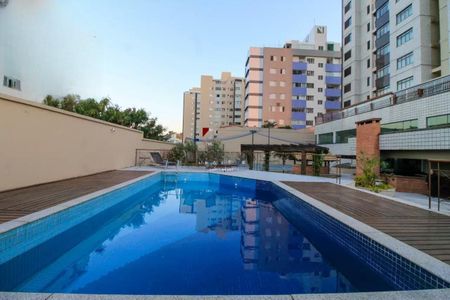 Apartamento à venda com 140m², 4 quartos e 3 vagas