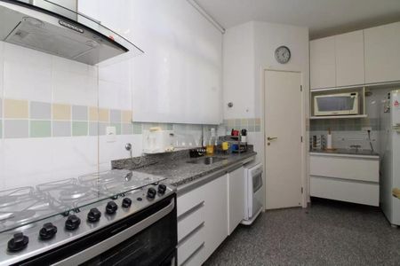 Apartamento à venda com 140m², 4 quartos e 3 vagas