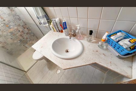 Apartamento à venda com 81m², 3 quartos e 2 vagasBanheiro