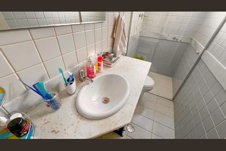 Apartamento à venda com 81m², 3 quartos e 2 vagasBanheiro da Suíte