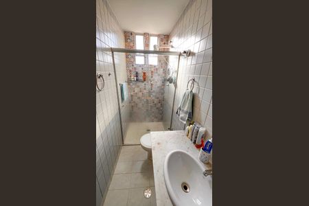 Apartamento à venda com 81m², 3 quartos e 2 vagasBanheiro da Suíte