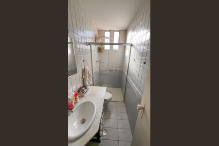 Apartamento à venda com 81m², 3 quartos e 2 vagasBanheiro da Suíte