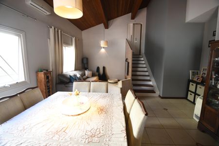 Sala de casa de condomínio à venda com 3 quartos, 192m² em Loteamento Caminhos de San Conrado (sousas), Campinas