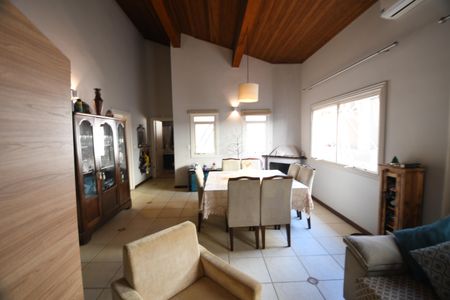 Sala de casa de condomínio à venda com 3 quartos, 192m² em Loteamento Caminhos de San Conrado (sousas), Campinas