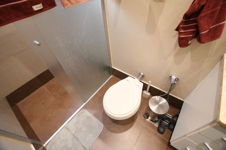 Casa de condomínio à venda com 192m², 3 quartos e 4 vagasBanheiro do Quarto 1