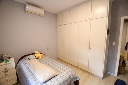 Casa de condomínio à venda com 192m², 3 quartos e 4 vagasQuarto 2 - Suíte