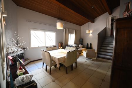 Sala de casa de condomínio à venda com 3 quartos, 192m² em Loteamento Caminhos de San Conrado (sousas), Campinas