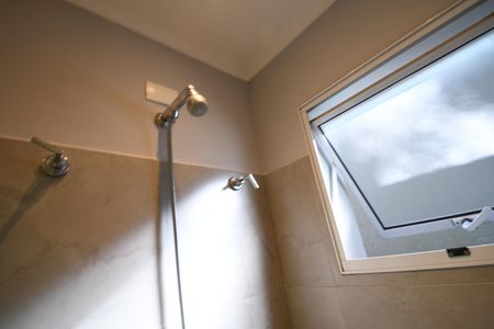 Casa de condomínio à venda com 192m², 3 quartos e 4 vagasBanheiro do Quarto 2