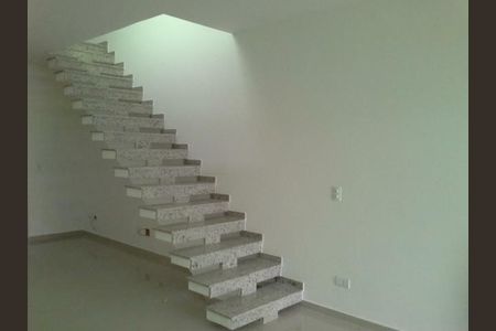 Casa à venda com 115m², 2 quartos e 2 vagas