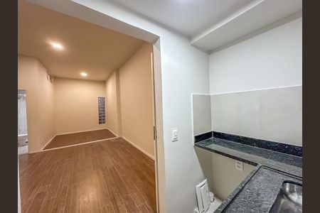 Studio para alugar com 40m², 1 quarto e sem vaga Studio para alugar com 40m², 1 quarto e sem vagaBanheiro Social
