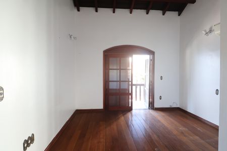 Casa para alugar com 600m², 5 quartos e 2 vagasQuarto 2