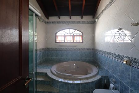 Casa para alugar com 600m², 5 quartos e 2 vagasBanheiro da Suíte