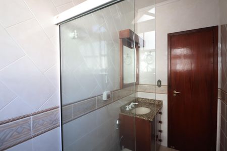 Casa para alugar com 600m², 5 quartos e 2 vagasBanheiro 1