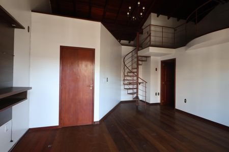 Casa para alugar com 600m², 5 quartos e 2 vagasSuíte