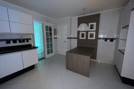 Apartamento para alugar com 258m², 3 quartos e 3 vagas Apartamento para alugar com 258m², 3 quartos e 3 vagasCozinha