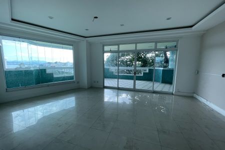 Apartamento para alugar com 258m², 3 quartos e 3 vagas Apartamento para alugar com 258m², 3 quartos e 3 vagasSala