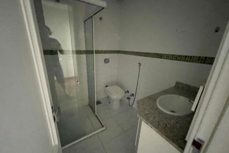 Apartamento para alugar com 258m², 3 quartos e 3 vagas Apartamento para alugar com 258m², 3 quartos e 3 vagasBanheiro da Suíte