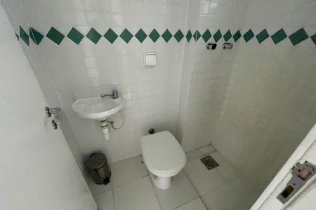 Apartamento para alugar com 258m², 3 quartos e 3 vagas Apartamento para alugar com 258m², 3 quartos e 3 vagasBanheiro de serviço