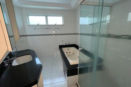 Apartamento para alugar com 258m², 3 quartos e 3 vagas Apartamento para alugar com 258m², 3 quartos e 3 vagasBanheiro