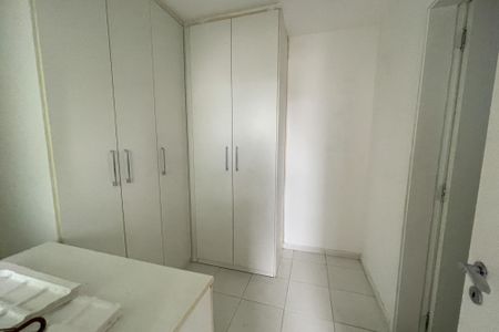 Apartamento para alugar com 258m², 3 quartos e 3 vagas Apartamento para alugar com 258m², 3 quartos e 3 vagasQuarto de Serviço