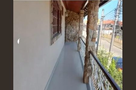 Casa à venda com 220m², 3 quartos e 2 vagas