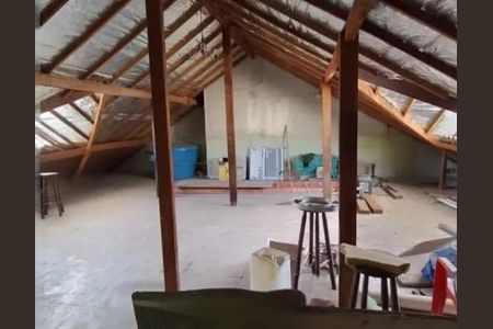 Casa à venda com 220m², 3 quartos e 2 vagas