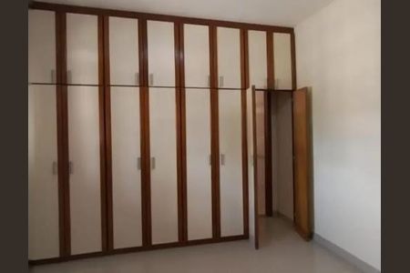 Casa à venda com 220m², 3 quartos e 2 vagas