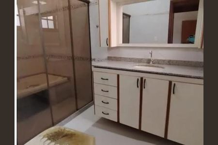 Casa à venda com 220m², 3 quartos e 2 vagas