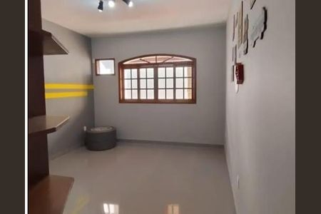 Casa à venda com 220m², 3 quartos e 2 vagas