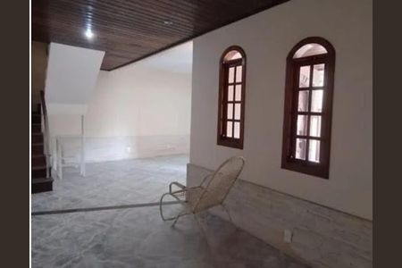 Casa à venda com 220m², 3 quartos e 2 vagas