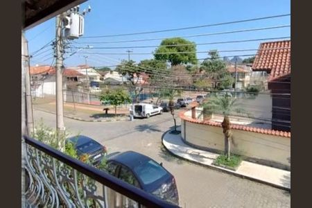 Casa à venda com 220m², 3 quartos e 2 vagas