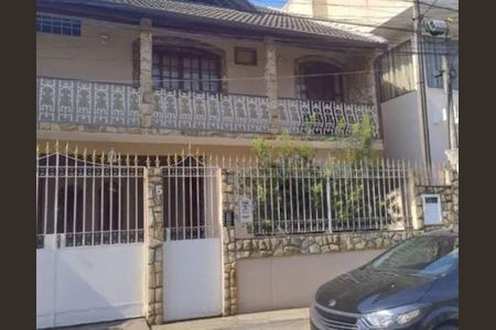 Casa à venda com 220m², 3 quartos e 2 vagas