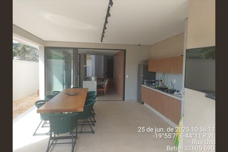 Casa à venda com 4 quartos, 253m² em Chácaras, Betim