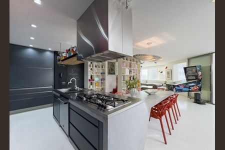 Apartamento à venda com 2 quartos, 202m² em Moema, São Paulo