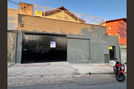 Casa para alugar com 65m², 1 quarto e 1 vaga Casa para alugar com 65m², 1 quarto e 1 vagaFachada