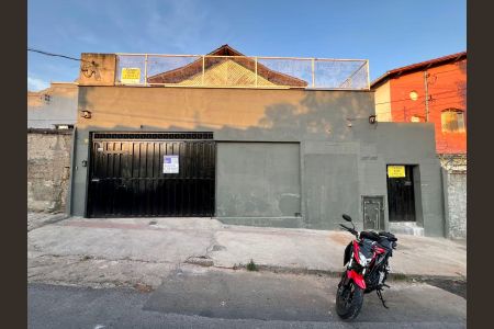 Casa para alugar com 65m², 1 quarto e 1 vaga Casa para alugar com 65m², 1 quarto e 1 vagaFachada