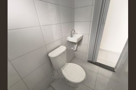 Banheiro de kitnet/studio para alugar com 1 quarto, 20m² em Ipiranga, São Paulo