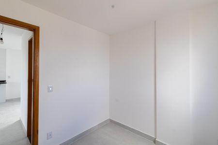 Quarto 1 de apartamento à venda com 2 quartos, 40m² em Parque Sonia, São Paulo
