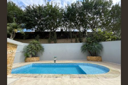 Casa de condomínio para alugar com 373m², 5 quartos e 4 vagasPiscina